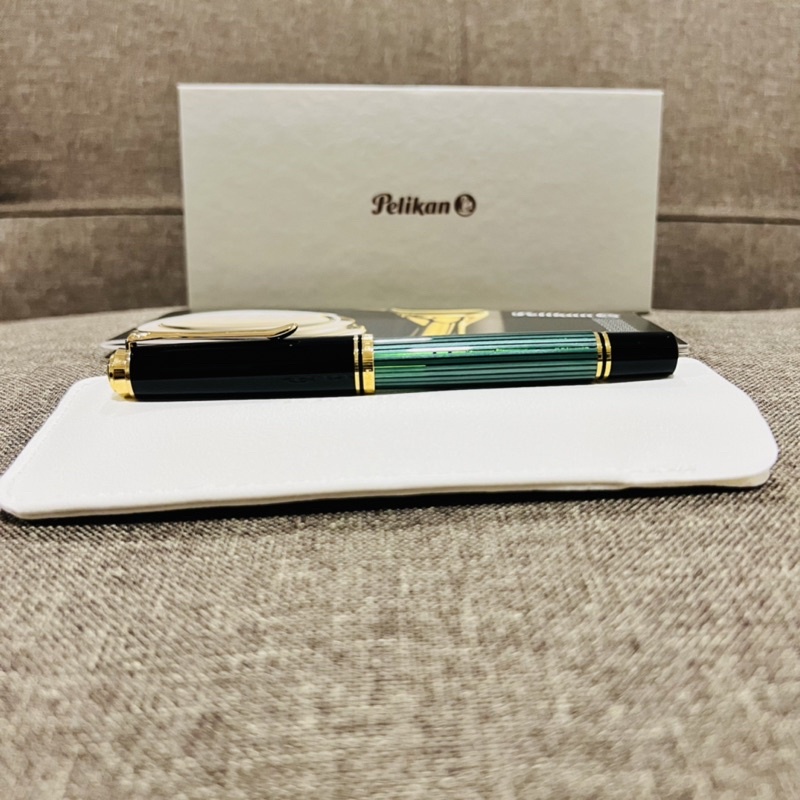 Pelikan Souveran M600 Fountain Pen Black / Green