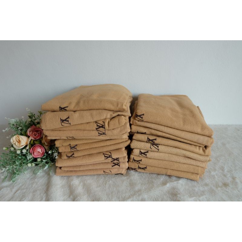 ถุงผ้า louis Vuitton