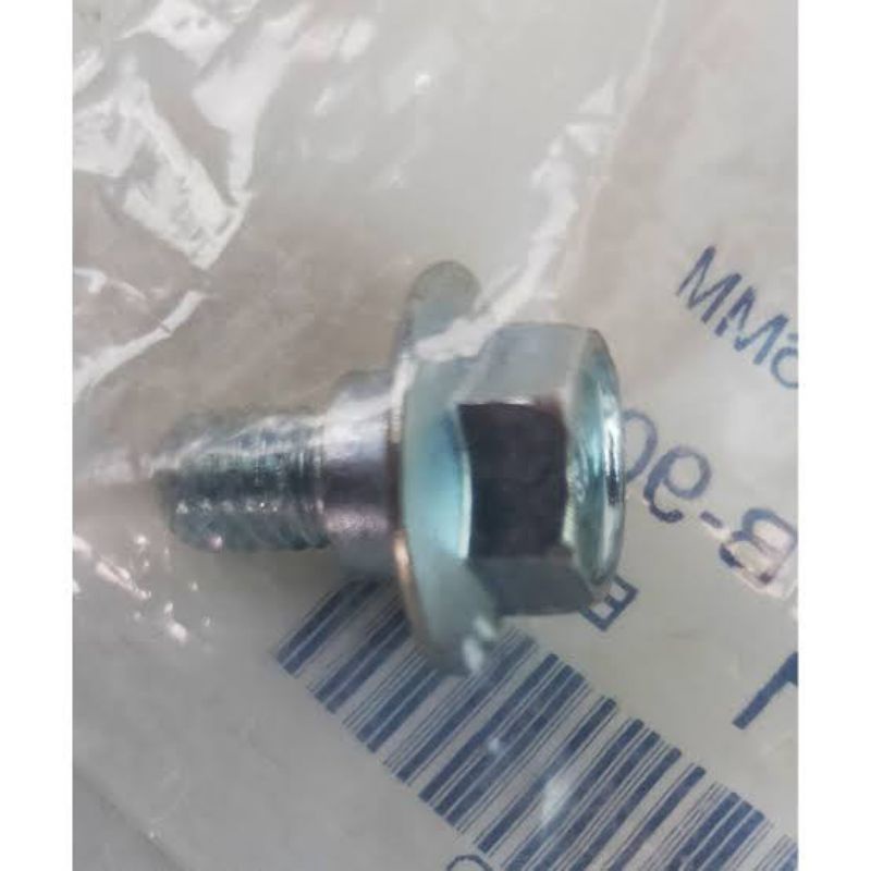 น็อตยึดบังโคลนหน้า Click 110i แท้ศูนย์90116-KVB-900