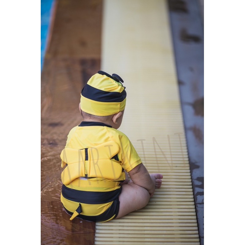 ชุดว่ายน้ำเด็กเล็กผึ้งน้อยพร้อมหมวก ผึ้งน้อย มีทั้งแบบเต็มตัวและสายเดี่ยว