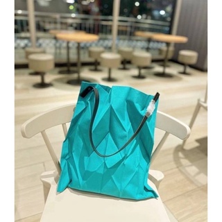 กระเป๋า miyake iittala tote bag สินค้าพร้อมส่ง  ขนาด 15x16นิ้ว (สีฟ้า)