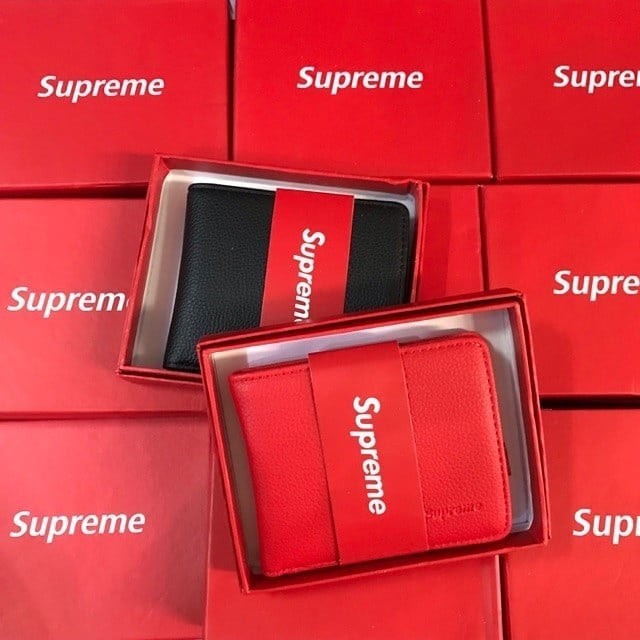 กระเป๋าตังค์ supreme ของแท้ มี 2 สี ดำ แดง