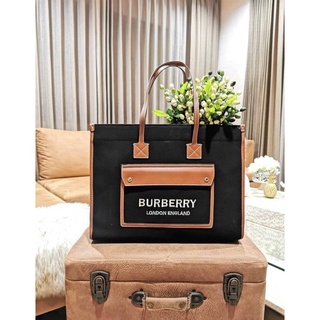 กระเป๋าสะพาย ใบใหญ่ BURBERRY FRAGRANCES  LARGE TOTE BAG VIP GIFT WITH PURCHASE (GWP)