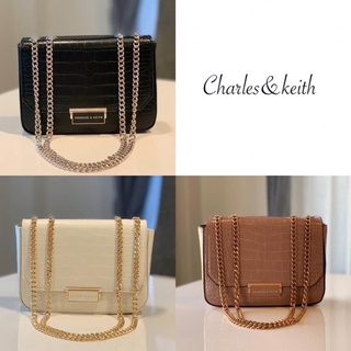 Charles &amp; Keith กระเป๋าสะพาย แท้ 💯