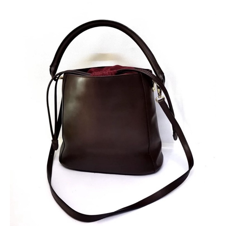 กระเป๋าถือแบรนด์Cast Vague Italy หนังแท้ มือสอง สภาพดี