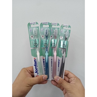 (คละสี) Jordan Click Gum Protector Super Soft แปรงสีฟันจอร์แดน คลิ๊กกัมพ์โปรเทคเตอร์ ซุปเปอร์ ซอฟท์