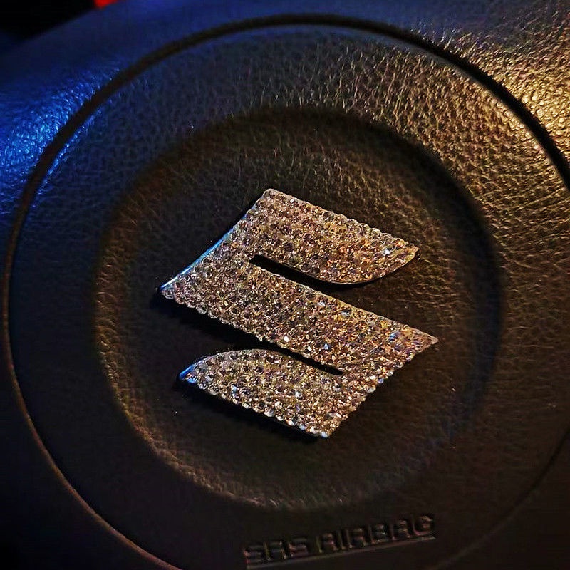 SGLink Dedicated Changan Suzuki Diamond-Studded สติ๊กเกอร์ติดพวงมาลัย Qiyue Witra Tianyu Swift พวงมาลัยโลโก้รถตกแต่งสติกเกอร์เพชร ราคา ถูกที่สุด ดีลบีเคเค แกลเลอรีภาพที่ 3