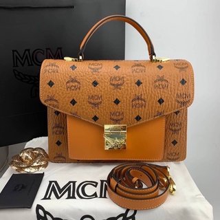 MCM Original Grade Size 20 cmหนังสวยมากค่ะ ลายสวยเนี๊ยบ โลโก้คมชัดตามต้นฉบับทุกประการเลย ล็อตนี้ราคาดีได้มาไม่เยอะนะคะ