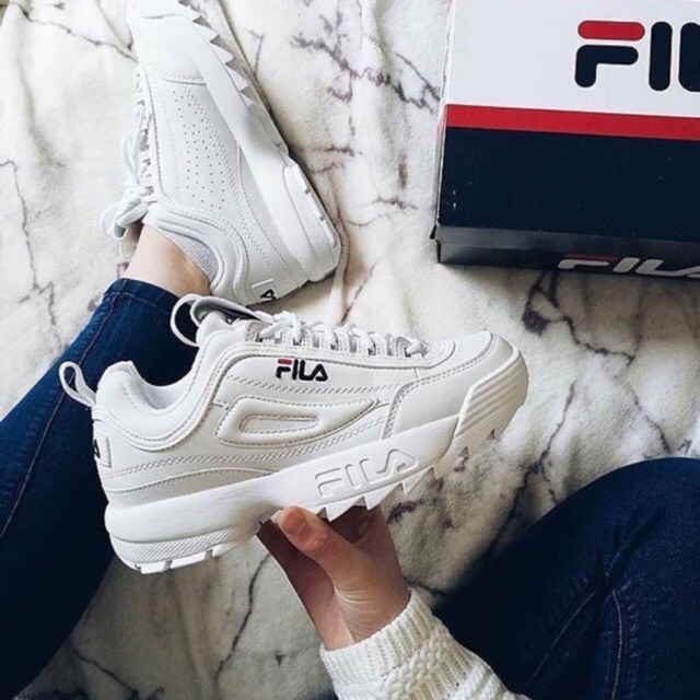 FILA ️ส่งฟรีEms+กล่อง รองเท้าสุดฮิตที่ดาราเซเลปใส่เยอะ ไม่ต้องพรีออเดอร์Hi-end