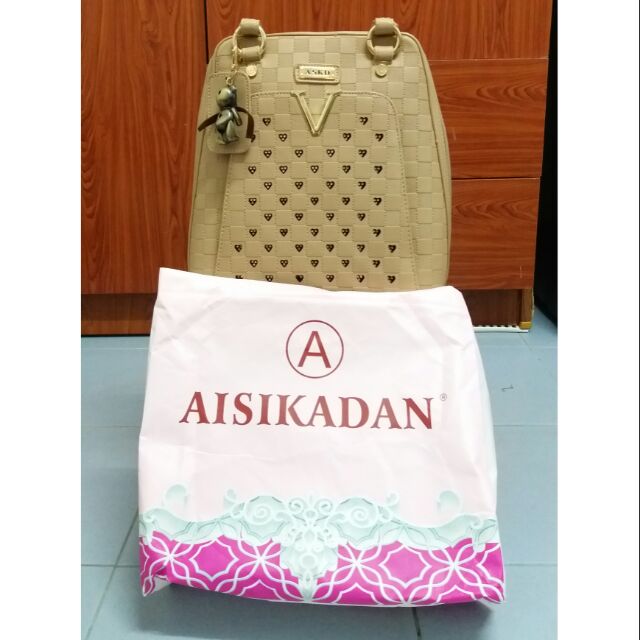 ส่งต่อ!!กระเป๋า เป้ 3 ทรง "AISIKADAN" แบรนด์แท้ 100 พร้อมถุงผ้า Shopee Thailand