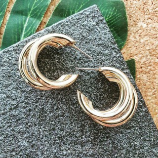 Triple Round Hoops Gold Earrings : ต่างหู ตุ้มหู ห่วง กลม 3 ชั้น สีทอง