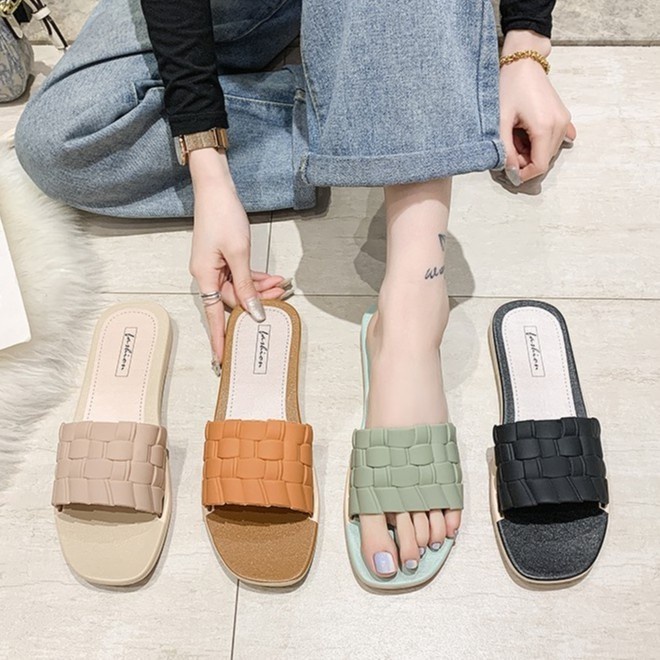 joycehappii รองเท้าแตะแฟชั่น รองเท้าแตะแฟชั่นรุ่นใหม่ สไตล์เกาหลี สีพื้นสวยงามตามสมัย