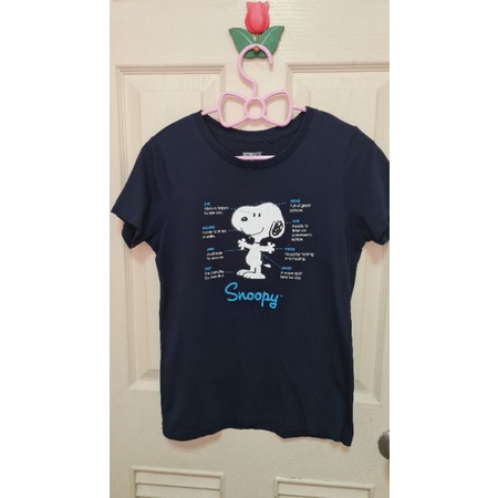 เสื้อยืดสีกรมท่า ลายสนุปปี้น่ารัก งาน lativ peanuts