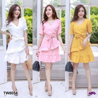 &lt;TW8054&gt;Dress เดรสสั้นคอวี แขนสั้น ผ้าซาร่าสีพื้น แต่งระบายเฉียง มีสายผูกเอวเป็นโบว์เก็บทรงชุดสวยๆ