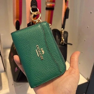 พร้อมส่ง แท้ 🇺🇸💯% New Coach  พวงกุญแจ ใส่บัตร รุ่น L ZIP CARD CASE (COACH C8376) GOLD/GREEN