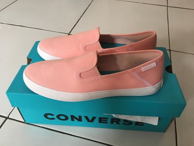 Converse rio slip on women ต้นฉบับ