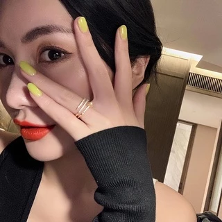 แฟลชแหวนเพชรแหวนสกรูหลายชั้นแฟชั่นใหม่ผู้หญิงแหวนเพชรระดับไฮเอนด์