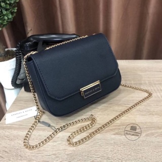 CHARLES &amp; KEITH PUSH-LOCK CHAIN SLING BAG (outlet) สีกรม