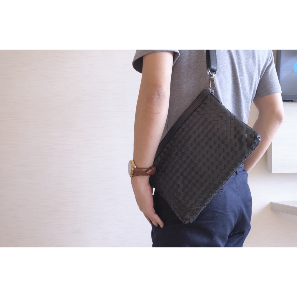 Le Galon Crossbody braided leather bag for mens  - กระเป๋าสะพายผู้ชาย หนังถัก MAVERICKSHOES