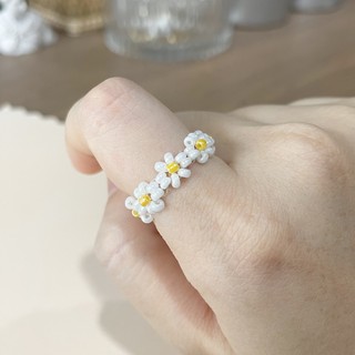 แหวนลูกปัด⛅️ ดอกเดซี่ สีขาว แหวนดอกไม้ น่ารักมากๆ Cute White Daisy Bead Ring