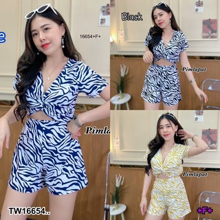 16654 Set 2 ชิ้น เสื้อม้วนอก คอวี + กางเกงขาสั้น Set of 2 pieces: V-neck top + short pants