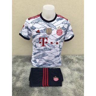 ชุดกีฬาบาเยิร์นสีขาว ชุดทีมฟุตบอล เสื้อบอล ชุดออกกำลังกาย มีเสื้อพร้อมกางเกง ราคาพิเศษคุ้มสุดๆค่ะ