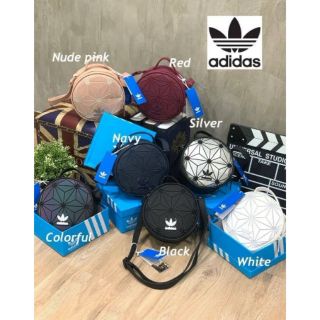 💕 Adidas 3D Circle Crossbody Bag กระเป๋าถือหรือสะพายข้างดีไซน์น่ารักแบบเก๋ๆทรงกลม