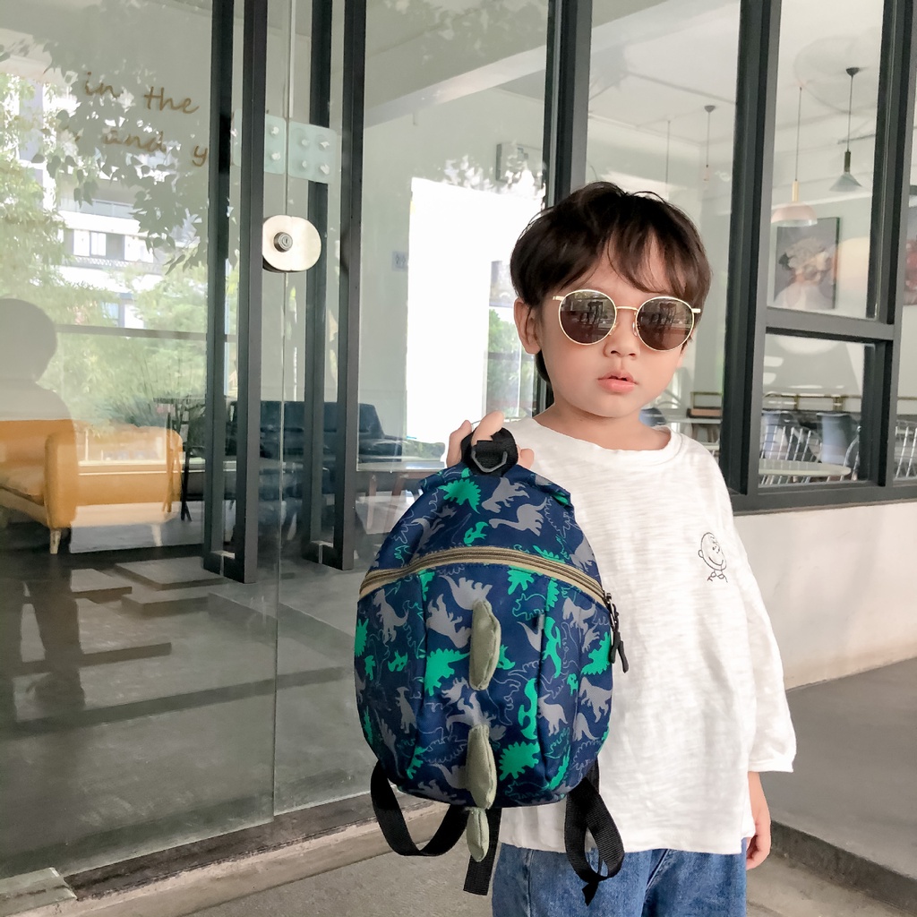 กระเป๋านักเรียนอนุบาล กระเป๋าเป้เด็ก การ์ตูนไดโนเสาร์น้อย ป้องกันการสูญหาย 24*21*11CM - รูปที่ 4