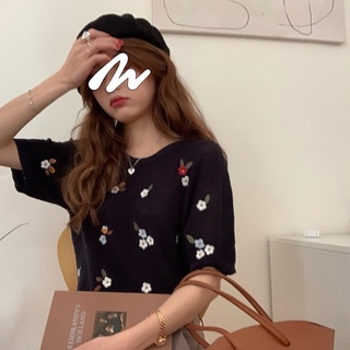เสื้อยืดแขนสั้นลําลอง ผ้าถัก ทรงหลวม ปักลายดอกไม้ ขนาดเล็ก สไตล์เกาหลี สําหรับผู้หญิง