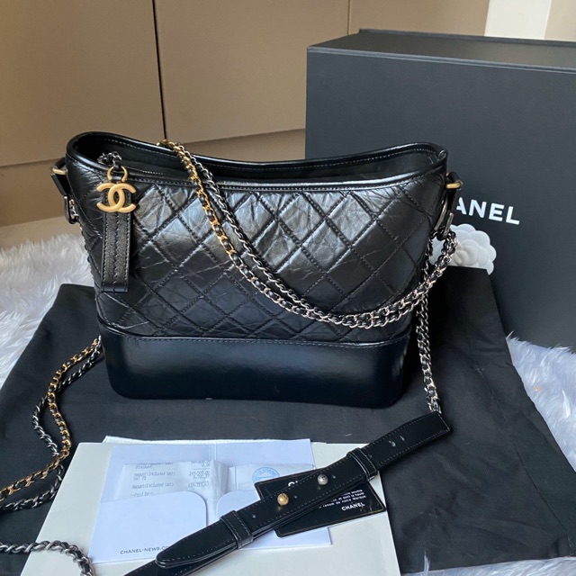Very new Chanel gabrielle medium holo28
