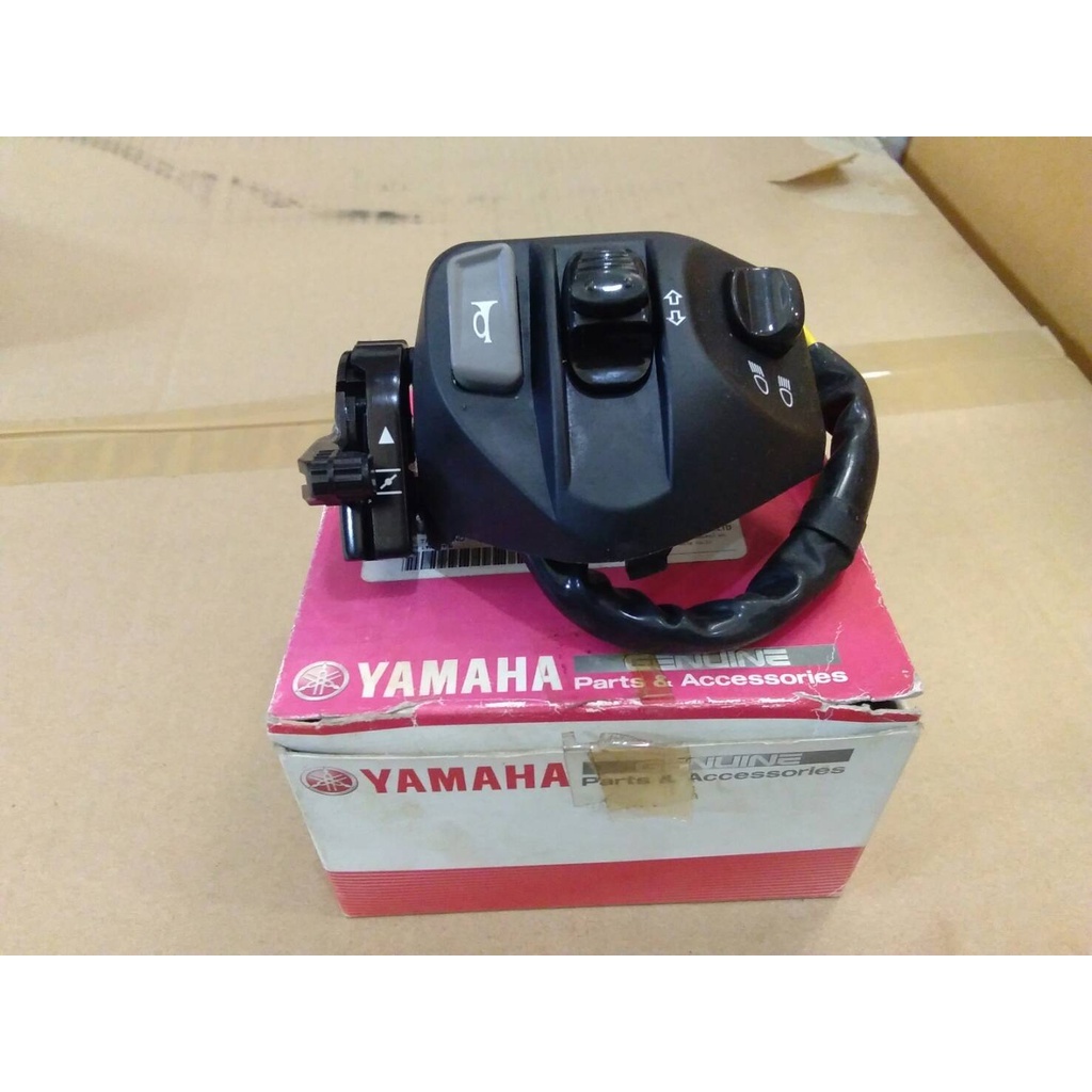 สวิทช์แฮนด์ด้านซ้าย สำหรับรถรุ่น Yamaha MIO ของแท้ รหัสอะไหล่ 5TL-H3973-00 ผลิต 09/2549