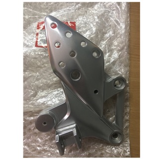 ขายึดพักเท้า Honda CBR 150 ข้างขวา 2005-2010 ฮอนด้า cbr 150