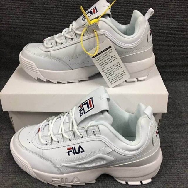 รองเท้าผ้าใบแฟชั่น FILA