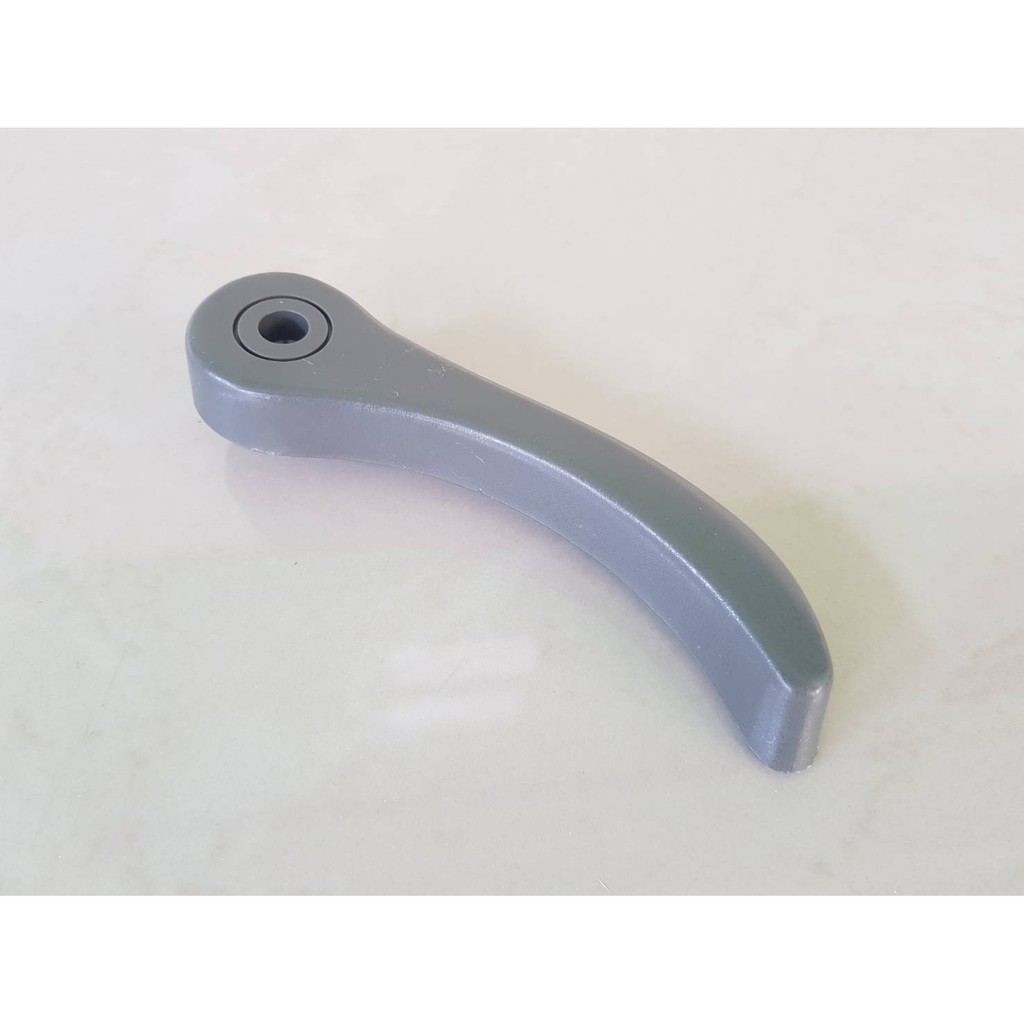 ตัวปรับเบาะ ISUZU D-MAX ปี2005 (สีเทา) ข้างRH(ขวา) อันละ70บาท