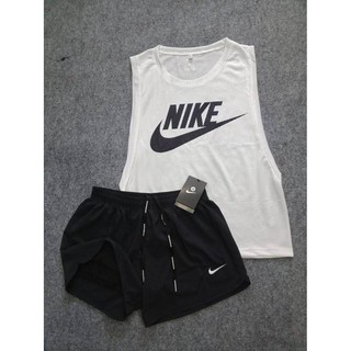 ชุดออกกำลังกายNIKE..