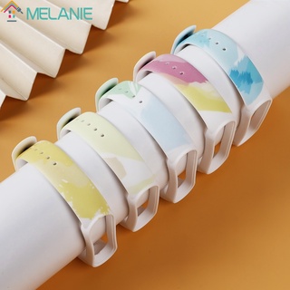 สายรัดข้อมือ Mi Band 5 6 1 ชิ้น / สายรัดเปลี่ยนสีได้ สุ่มสี / สายรัดข้อมือ Mi Band ที่สะดวกสบาย คุณภาพสูง