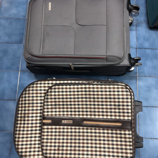 กระเป๋าเดินทางล้อลาก ขนาด 24 นิ้ว(มือสอง)