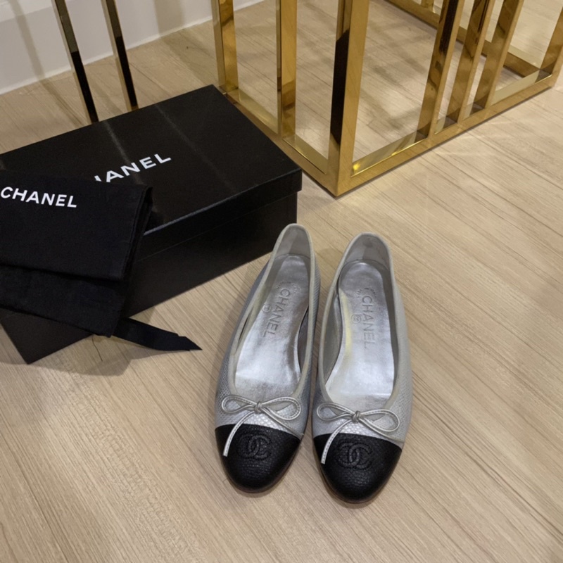 Chanel flats size 36