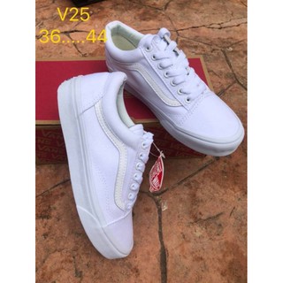 A vans พร้อมกล่อง size 36-44 สินค้าใหม่💯%