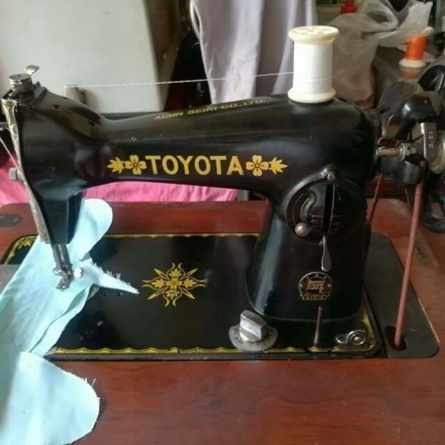 จักรเย็บผ้า TOYOTA งานญี่ปุ่น มือสอง