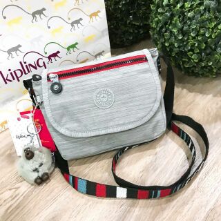 🐒 KIPLING SABIAN CROSSBODY BAG🐒 กระเป๋าสะพาย วัสดุ Nylon&amp;Polyester สีเทา