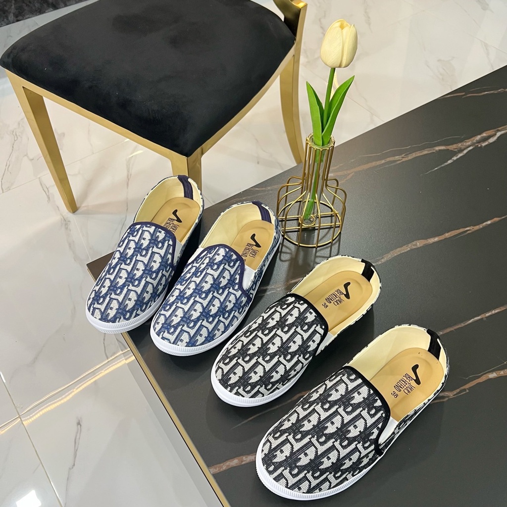 รองเท้าผ้าใบสุดชิค มาใหม่ก่อนใคร 2สีเท่านั้น36-42 สวมใส่สบาย