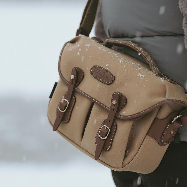 Billingham รุ่น Hadley Small Pro-Navy Canvas / Chocolate Leather