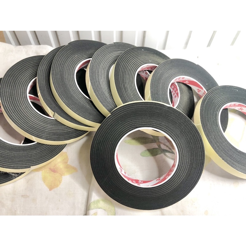 เทปกาวโฟมหน้าเดียวครับ ซีลกันรั่วตู้ลำโพงDIY เทปกาวฟองน้ำโฟมกว้าง15มิลยาว5เมตรหนา2มิล