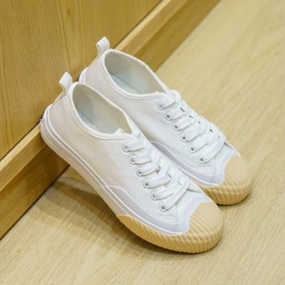 KIM&CO. Daisy(KF012W) รองเท้าผ้าใบกันน้ำ แฟชั่นผู้หญิงกันน้ำ สีขาวครีม  สไตล์สาวหวาน ไม่ต้องกลัวเลอะ
