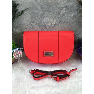 GUESS CROSSBODY BAG กระเป๋าสะพายหนัง Saffaino