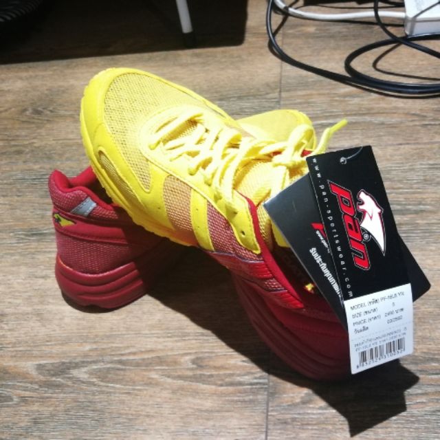 รองเท้าวิ่ง Pan predator