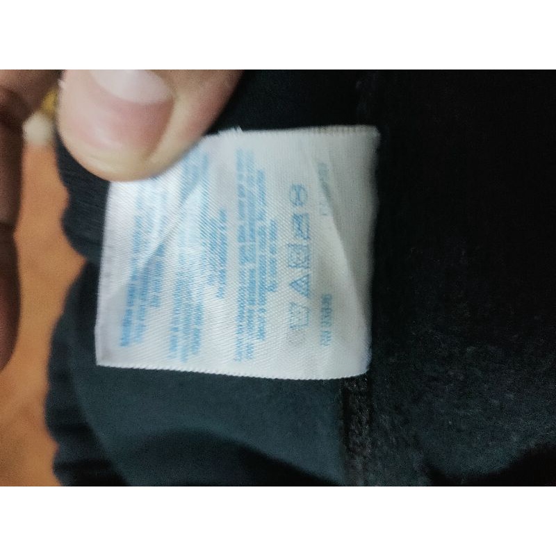 เสื้อฮู้ด สภาพดี เหมือนใหม่ สายใครโดนใครจัดไปเบาๆ 500 บาท อก44-46 19$ 19usdt