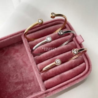 「 โค้ด ZJRP2 ลดทันที 45.- | ช้อปขั้นต่ำ 300.- 」 Margarita Tiny Diamond C-Shape Flex Stainless Bangle