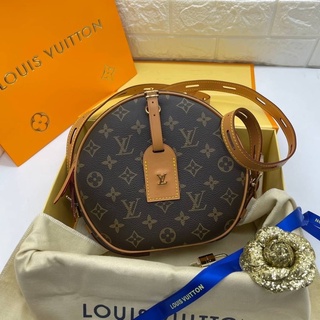 Louis Vuitton Original Grade Size 23 cm สวยคลาสสิคค่ะใบนี้ถือได้หลายแบบ แคนวาสเกรดเดียวกับต้นฉบับ